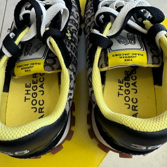 MARC JACOBS Black and Yellow Sneakers with White Laces 💛 - Picture 9 of 16